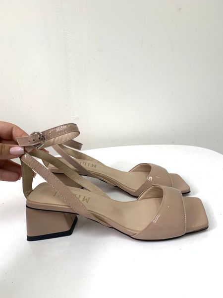 Жіночі босоніжки крем лак 162-4-0009 фото